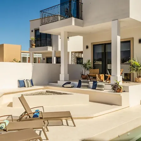 Casa Gallo, Heated Pool, Exclusive Beach & Great Location