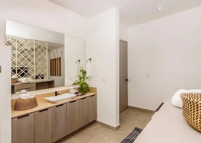 Casa Gallo, Heated Pool, Exclusive & Great Location Holiday home Cabo San Lucas