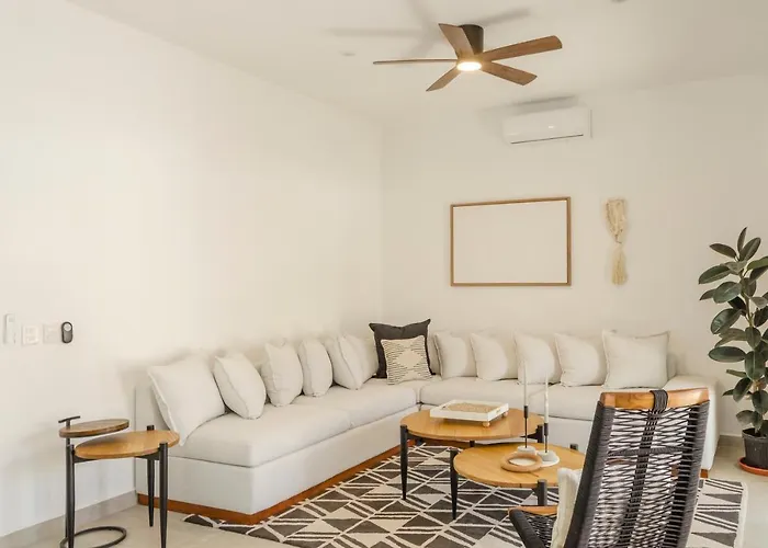 Casa Gallo, Heated Pool, Exclusive & Great Location Holiday home Cabo San Lucas