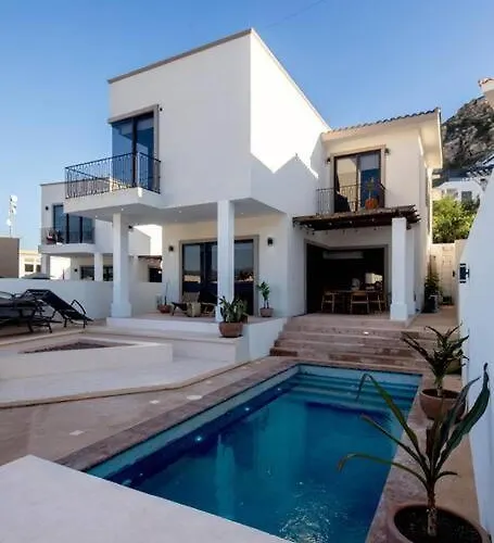 Casa Gallo, Heated Pool, Exclusive & Great Location Holiday home